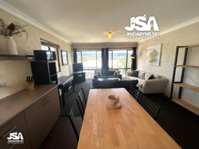Alpine Mountain View 44